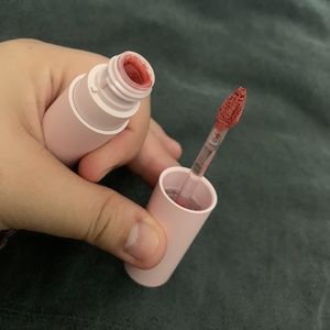 NWOT glossier lip crème [CURVE]